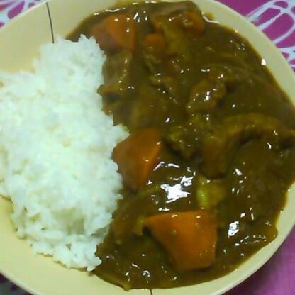 ☆おからカレー☆二杯も 食べてた彼です(笑)(^_^)vパクパク食べてくれたらやっぱり嬉しいです♪♪有り難うございました_(._.)_